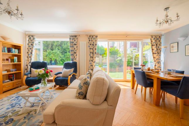 Milnthorpe Road, Eastbourne 4 bed detached house for sale