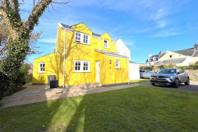 3 bedroom link detached house for sale