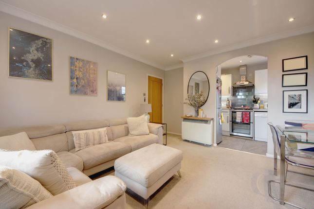 Park Lodge, Watford, WD25 1 bed flat for sale