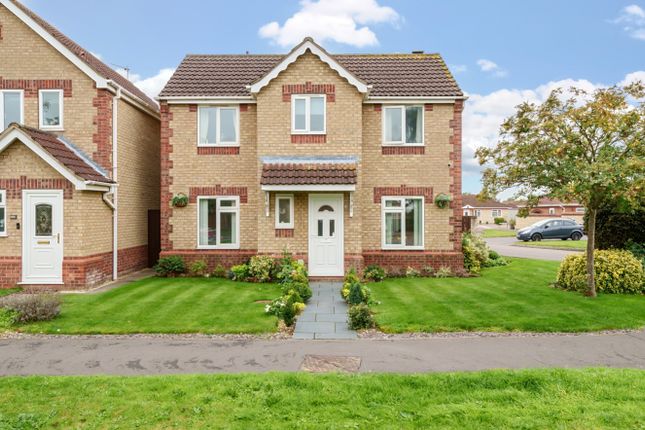 Russell Crescent, Sleaford... 3 bed detached house for sale