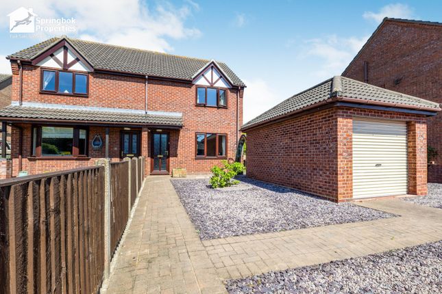 3 bedroom semi-detached house for sale