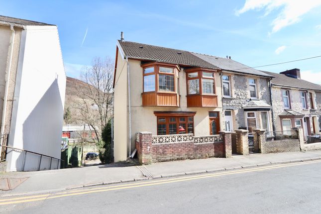 Gwern Berthi Road, Cwmtillery, NP13 3 bed end of terrace house for sale