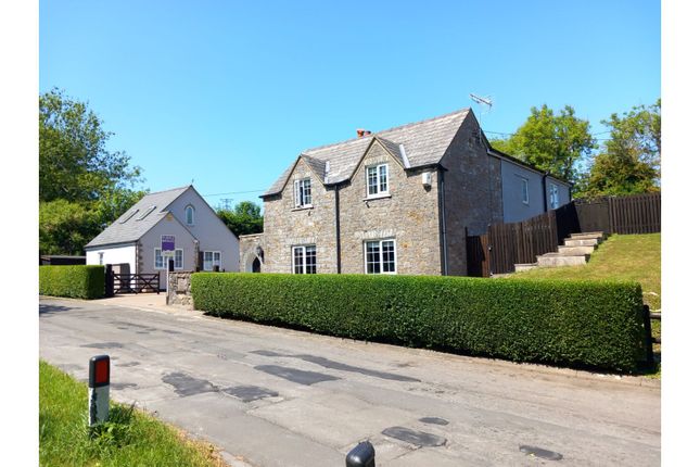 5 bed detached house