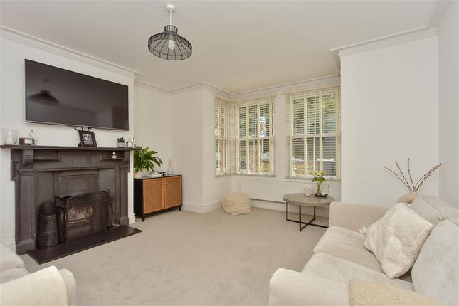 4 bed detached house