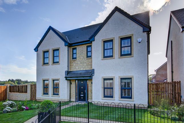 5 bed detached house