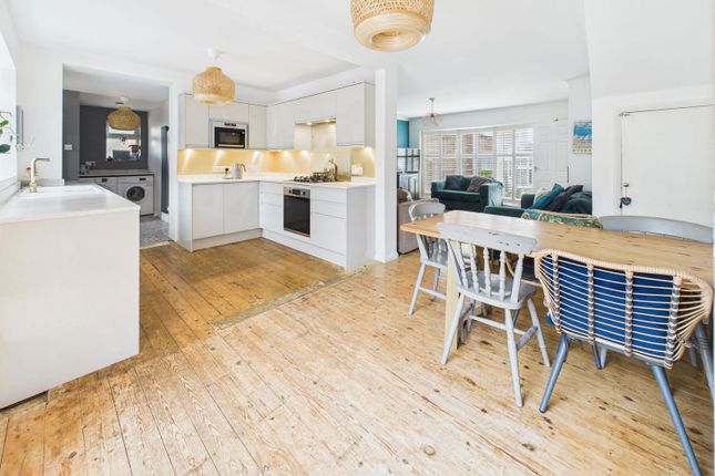 4 bedroom end of terrace house for sale