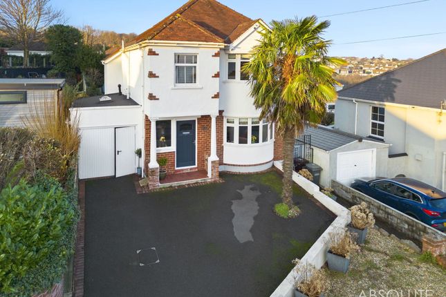 4 bed detached house