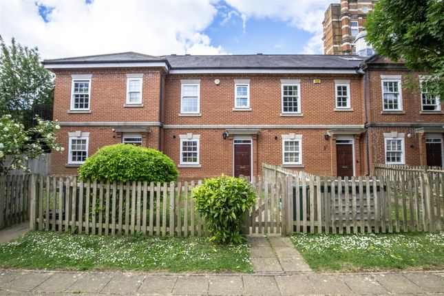 Cayton Road, Coulsdon 3 bed terraced house for sale