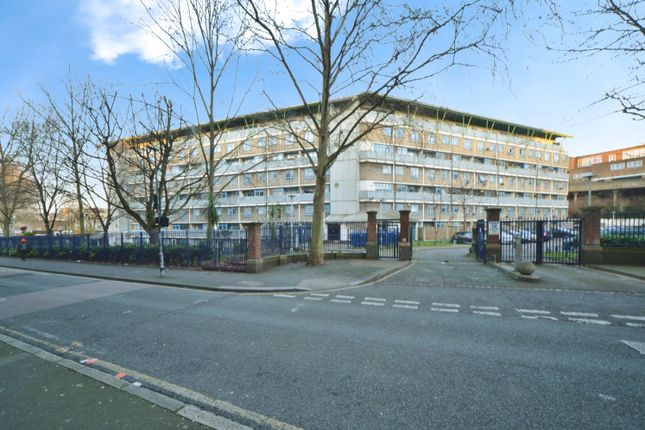 3 bedroom flat for sale