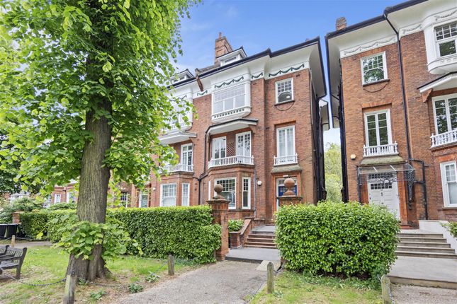 Belsize Avenue, Belsize Park NW3 1 bed apartment for sale