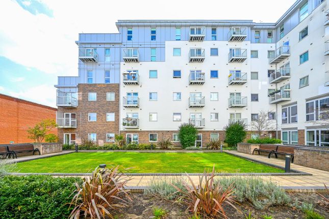 Austen House, Guildford, GU1 1 bed flat for sale