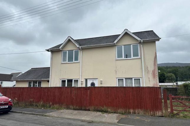 4 bed detached house