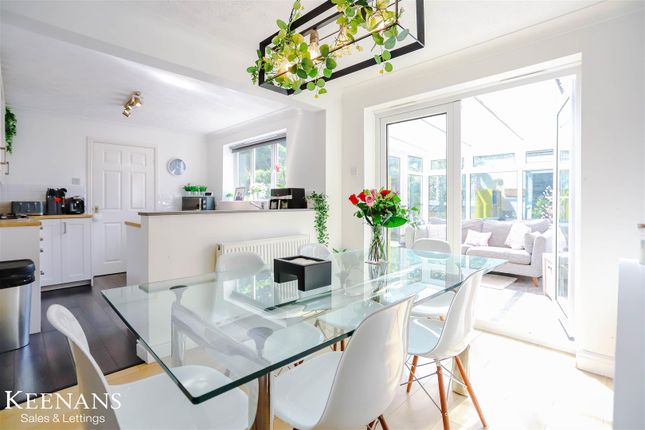 4 bed detached house