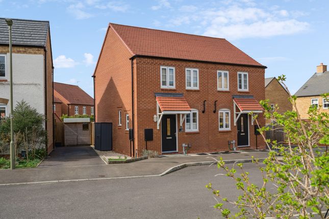 2 bedroom semi-detached house for sale