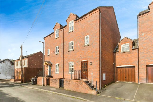 4 bedroom town house for sale