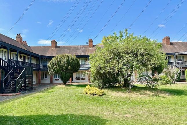 Manor Green Road, Epsom 2 bed apartment for sale