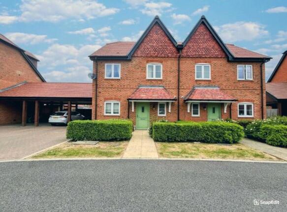 HAZYLWOOD, WOKINGHAM, BERKSHIRE, RG40... 3 bed semi