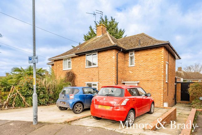 6 bedroom semi-detached house for sale
