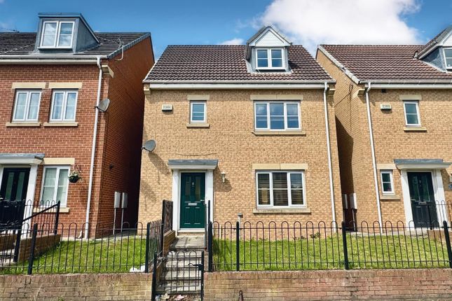 4 bed detached house