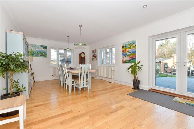 4 bed detached house