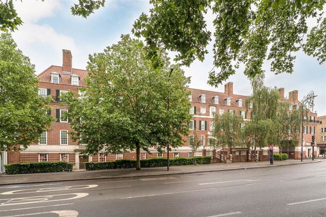 Clapham Common South Side, London SW4 1 bed flat for sale