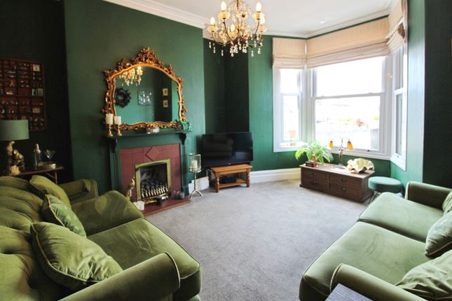 4 bedroom end of terrace house for sale
