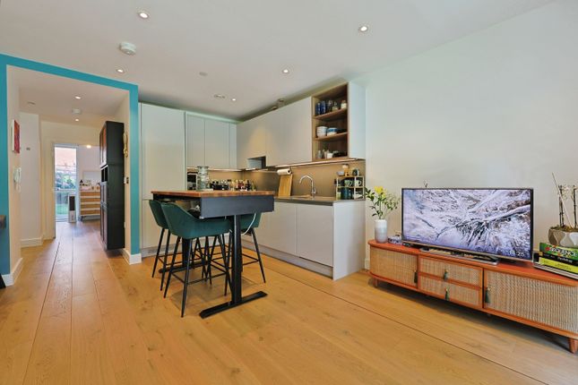 1 bedroom ground floor flat for sale