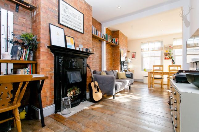 Roman Road, Bow 1 bed apartment for sale