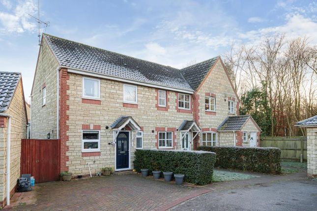 Bicester,  Oxfordshire,  OX26 2 bed terraced house for sale