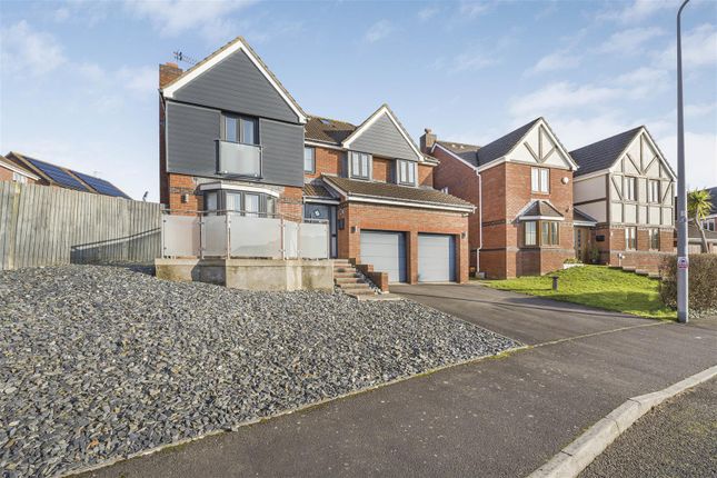 6 bed detached house