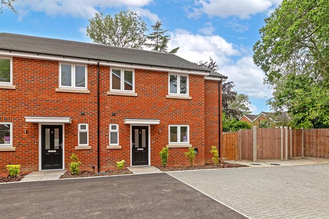 Oakwood Road, Bricket Wood, St. Albans 4 bed semi