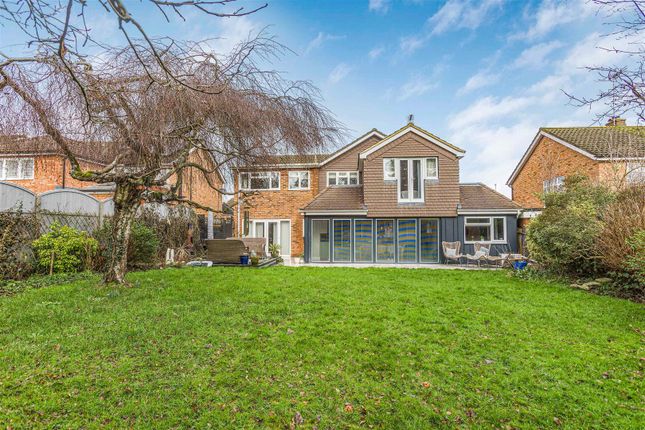 5 bed detached house