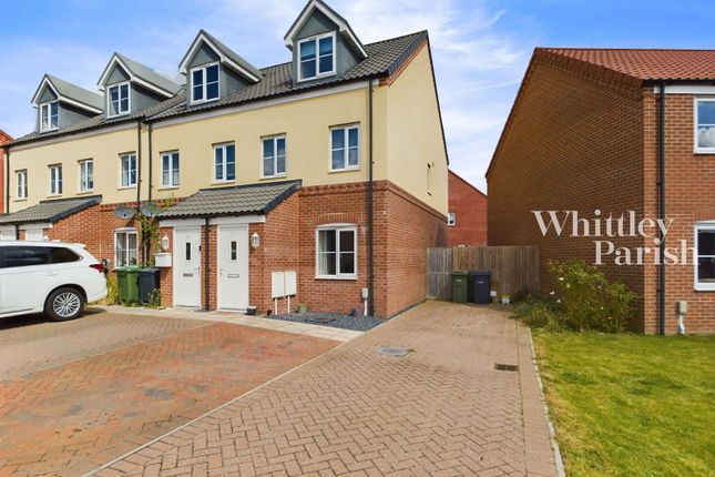 Harrier Way, Diss 3 bed townhouse for sale