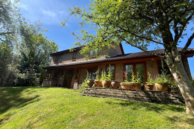 4 bed detached house