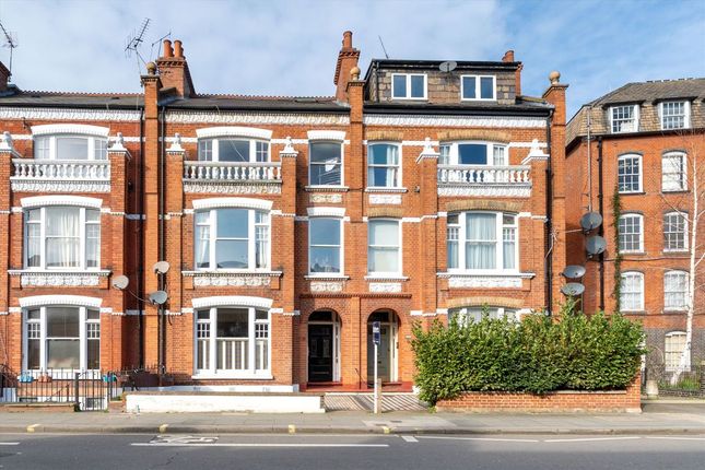 3 bedroom flat for sale