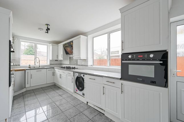 Princes Avenue, Wood Green, London, N13 3 bed house for sale