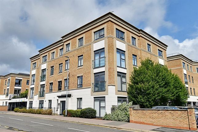 Claud Hamilton Way, Hertford SG14 2 bed flat for sale