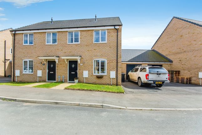 3 bedroom semi-detached house for sale