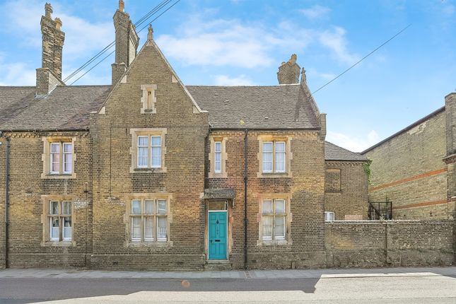 4 bedroom end of terrace house for sale