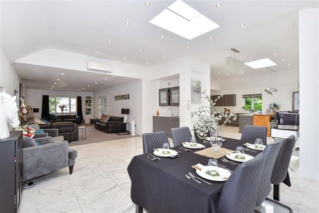 4 bed detached house