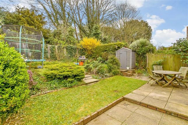 4 bed detached house