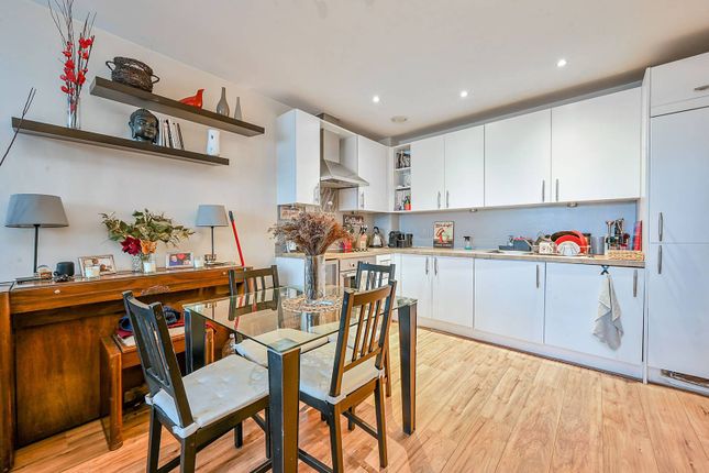 Luminosity Court, Ealing, London, W13 2 bed flat for sale