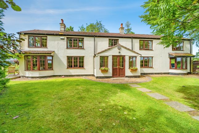 5 bed detached house