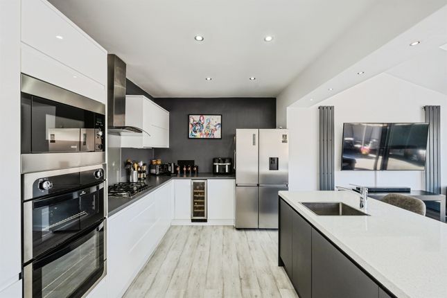 4 bedroom semi-detached house for sale