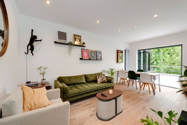 3 bed flat