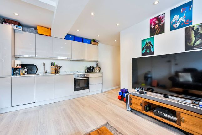 Copse Road, St Johns, Woking, GU21 1 bed flat for sale
