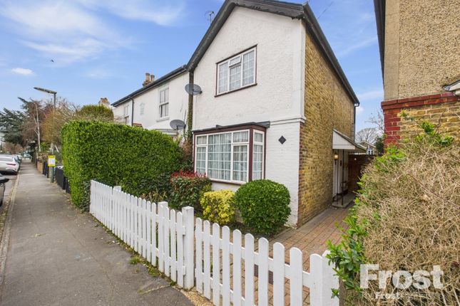 Chesterfield Road, Ashford, Surrey, TW15 2 bed detached house for sale