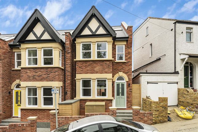 4 bedroom end of terrace house for sale