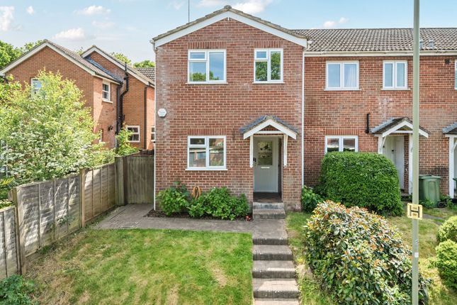 Valley Close, Colden Common, SO21 3 bed end of terrace house for sale