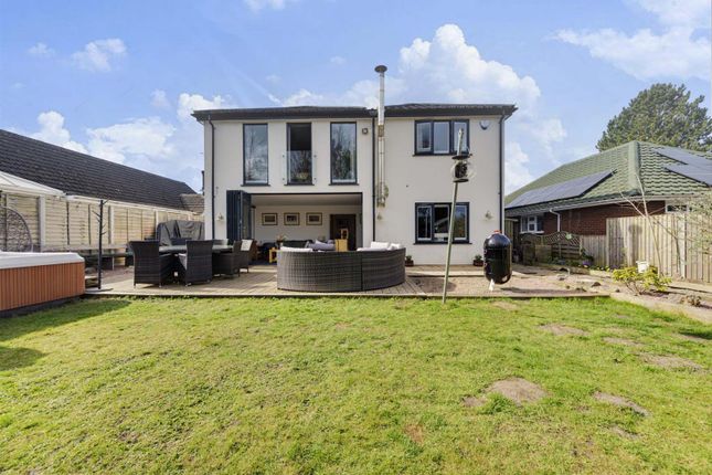 4 bed detached house
